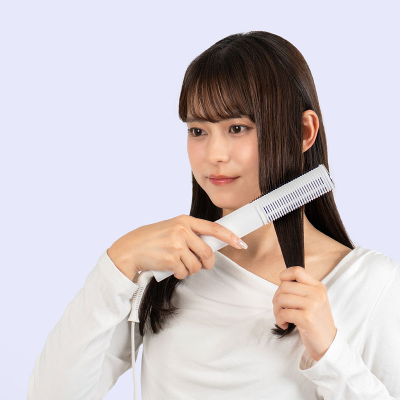 ブラシを梳かすように使えるエレメアコームストレイナー